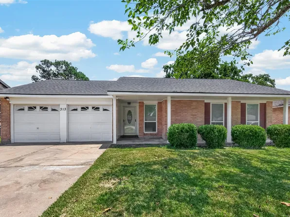 313 Stratmore Dr, Friendswood, TX 77546
