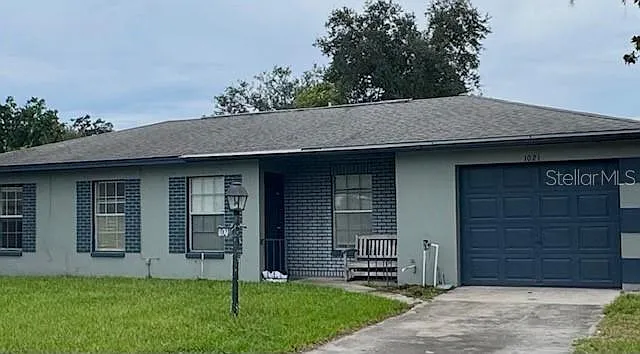 1021 Greenbriar Dr