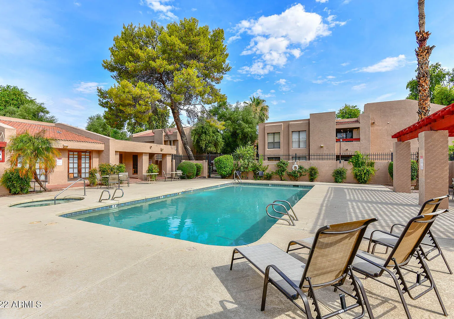 2 bed, 1.0 bath, 744 sqft, $1,150 — Photo 3