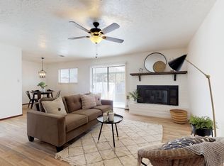6024 Pastorcito Dr NW, Albuquerque, NM 87120