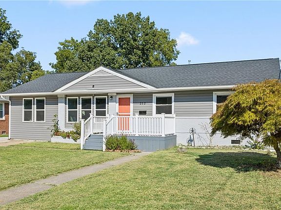 2nd image of 212 Lynnhaven Dr