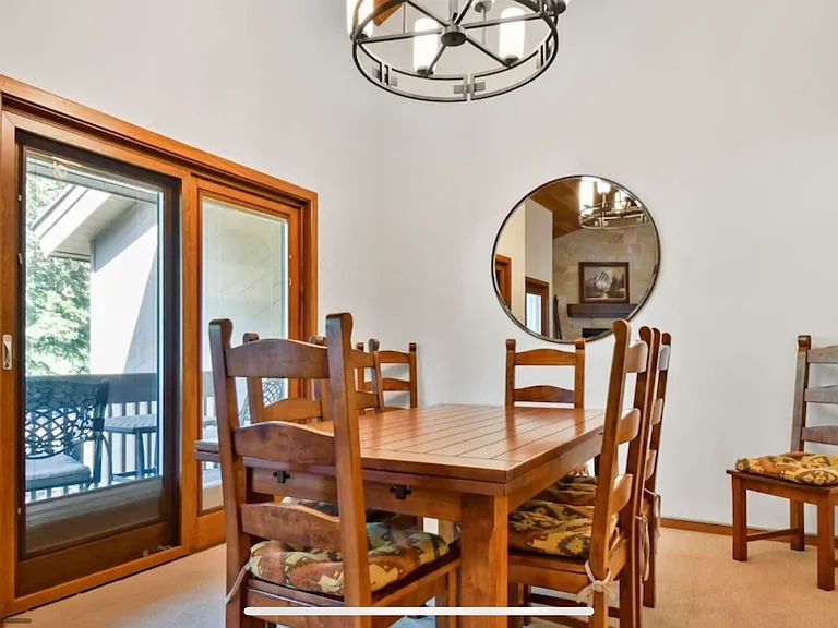 1583 Lakeside Cir — Photo 8