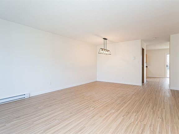 4th image of 6178 Somenos Rd