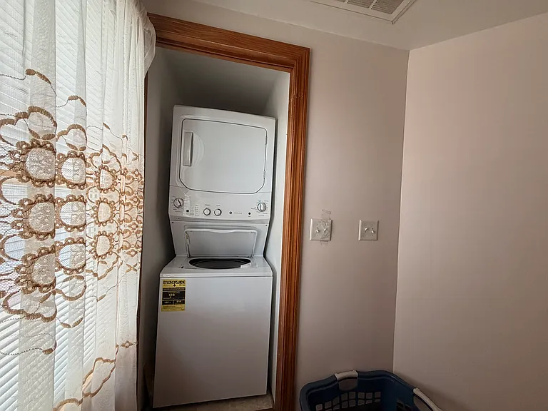 Washer & Dryer - Upper Level