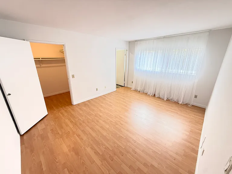 920 N Alfred St #201 — Photo 6