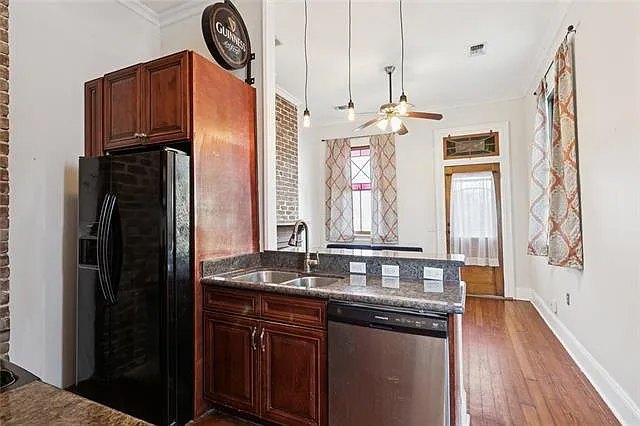 2622 Annunciation St — Photo 5