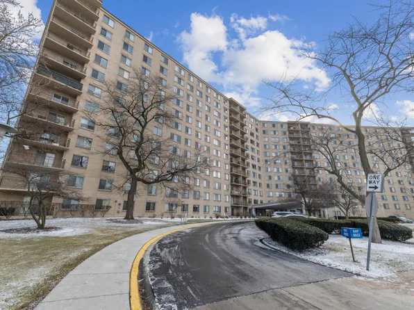 6933 N Kedzie Ave APT 716, Chicago, IL 60645