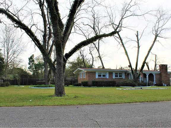 2nd image of 9 Pecan Dr