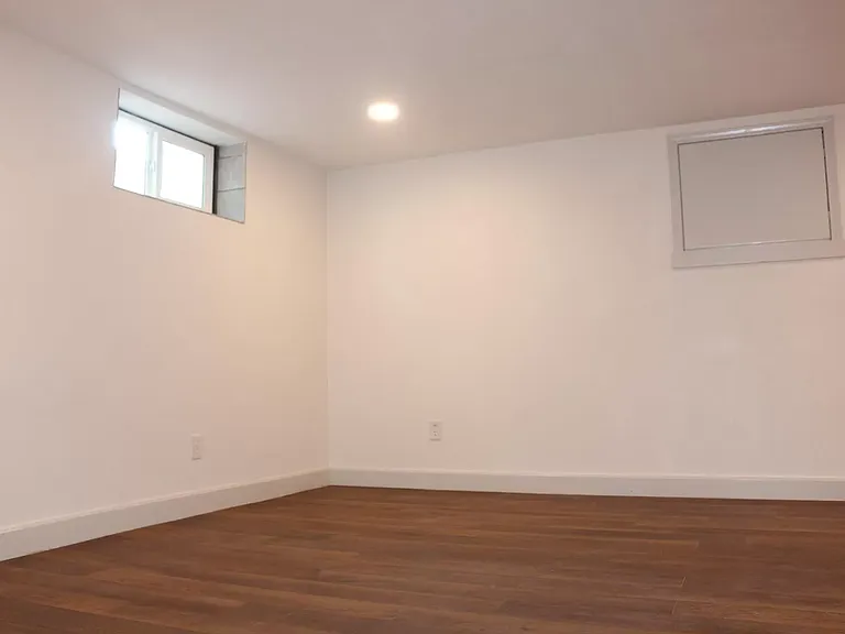910 W York Ave — Photo 42