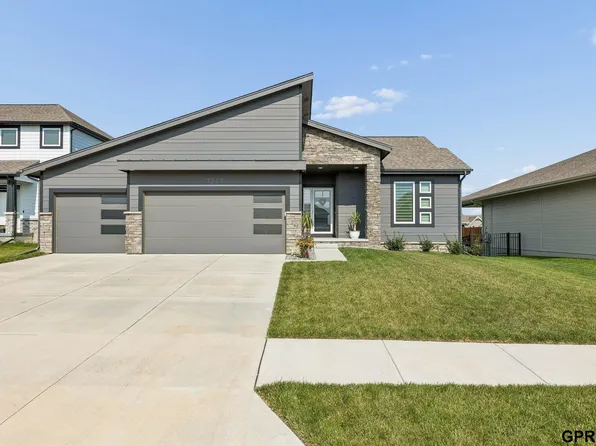 5113 N 209th Ave, Elkhorn, NE 68022