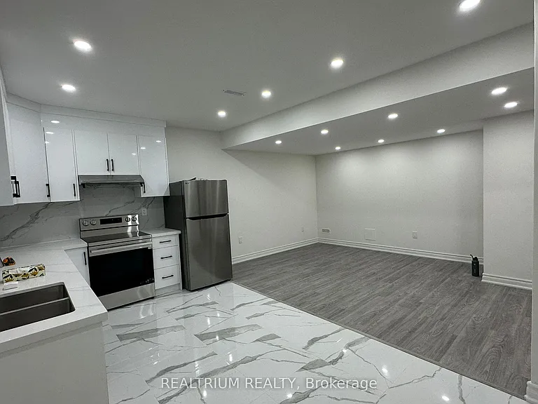 32 Slader Heights St #LOWER — Photo 1