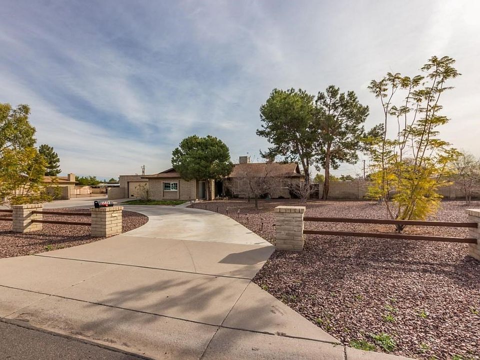 BEAUTIFUL HOME ON 1+ ACRE