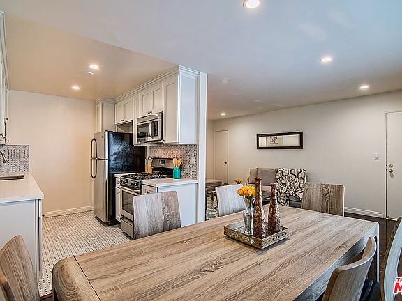 2nd image of 1112 N Olive Dr APT 2