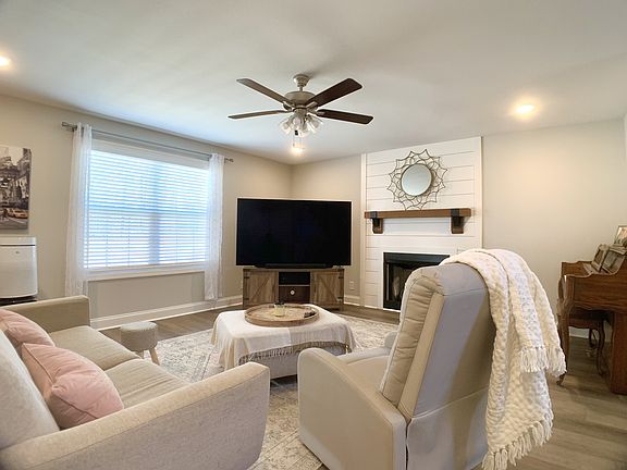 5th image of 898 Limestone Way