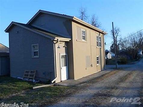 2nd image of 605 W Locust St