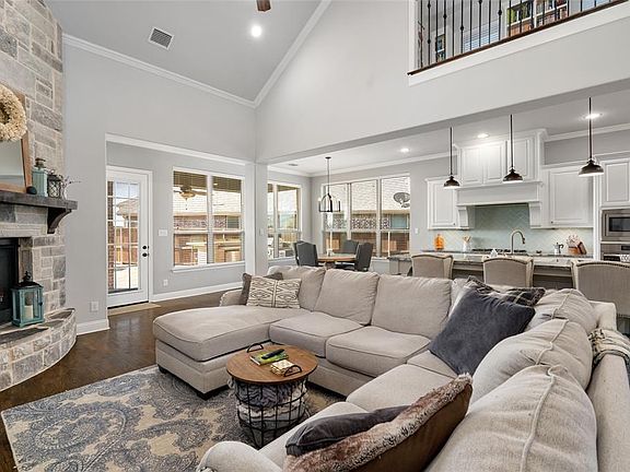 4th image of 1124 Skyflower Ln