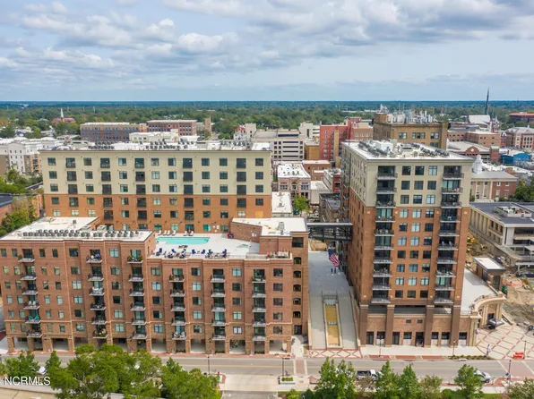 240 N Water Street Apt 553, Wilmington, NC 28401