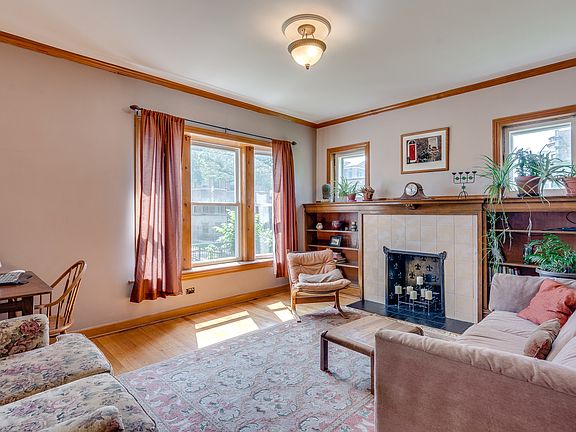 2nd image of 6208 S Woodlawn Ave #1S