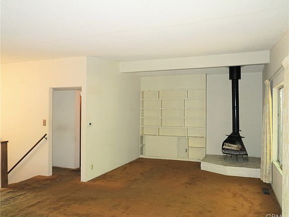 3rd image of 425 Fremont Ln