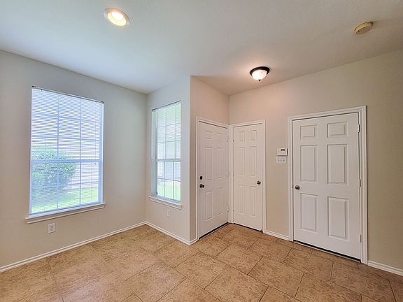 2nd image of 25278 Finchgrove Ln