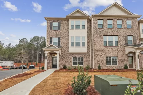 Front Exterior of Townhomes - Greystone Suwanee