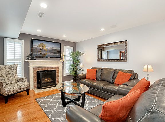4th image of 324 Orchard Ln