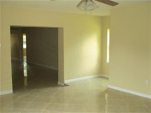 4th image of 4210 Hastings Ln