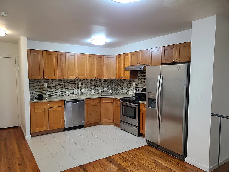 41XX Little Neck Pkwy #2 — Photo 1
