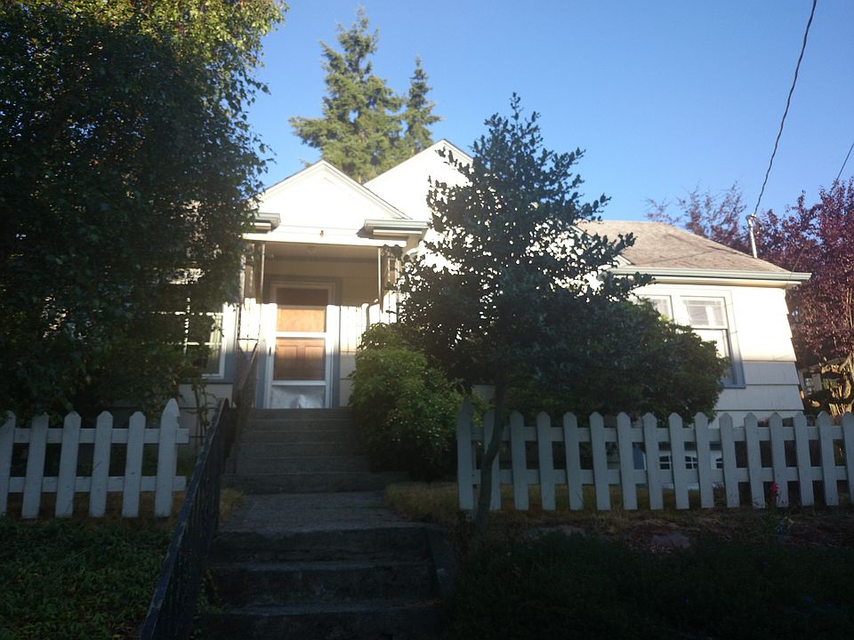 2nd image of 2427 28th Ave W