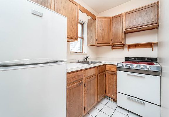 2nd image of 40-20 Ditmars Blvd #2F