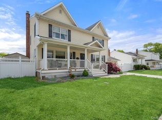 47 Syosset Circle, Syosset, NY 11791