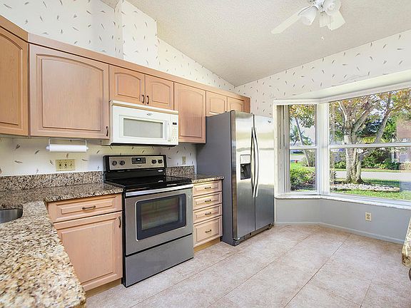 5th image of 11121 SE Sea Pines Cir