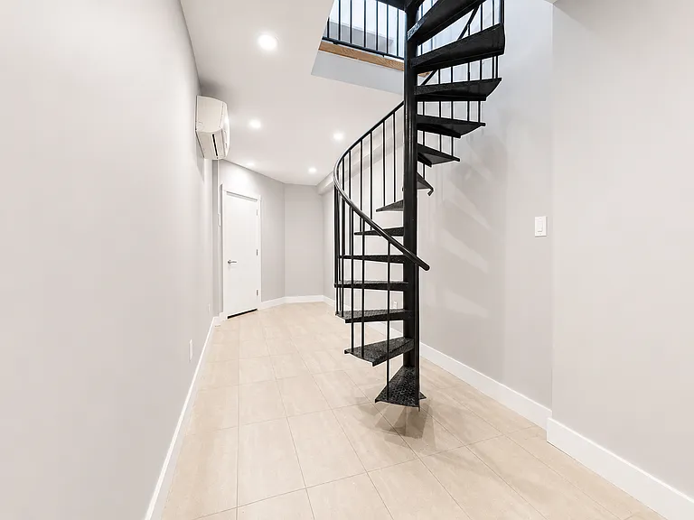901 Saint Johns Pl #1A — Photo 5