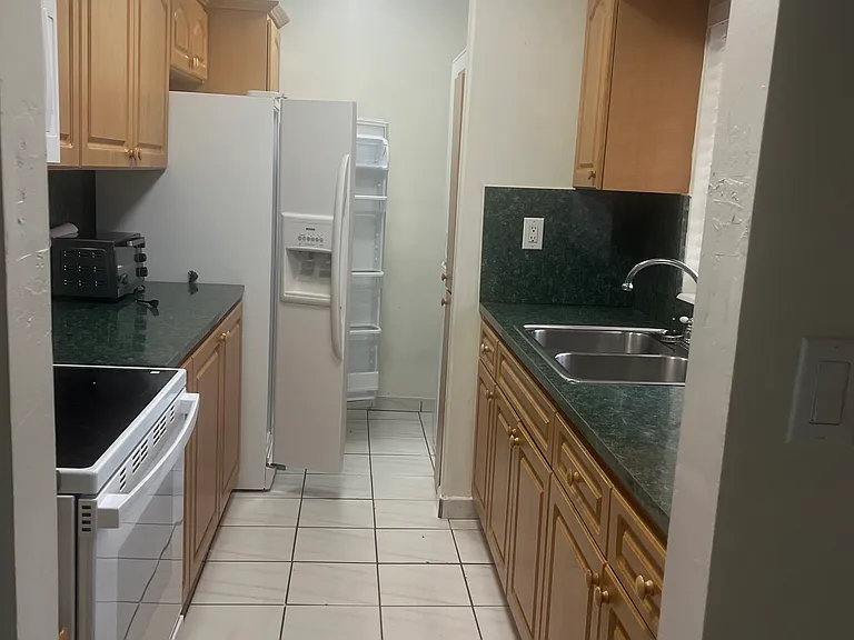 10115 SW 21st Ter — Photo 8