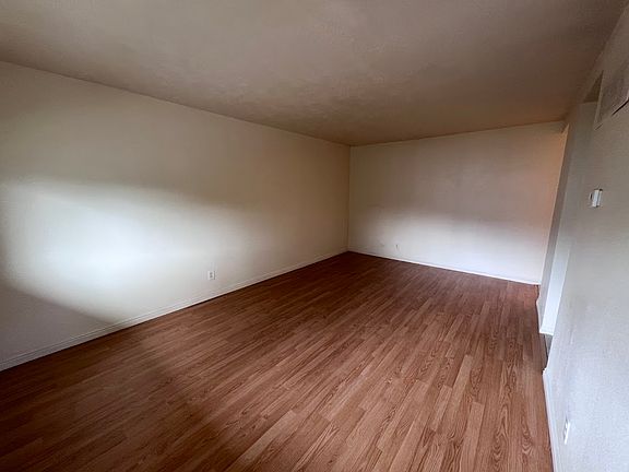 4th image of 615 E 700 S #2B-1Ba-730Sqft