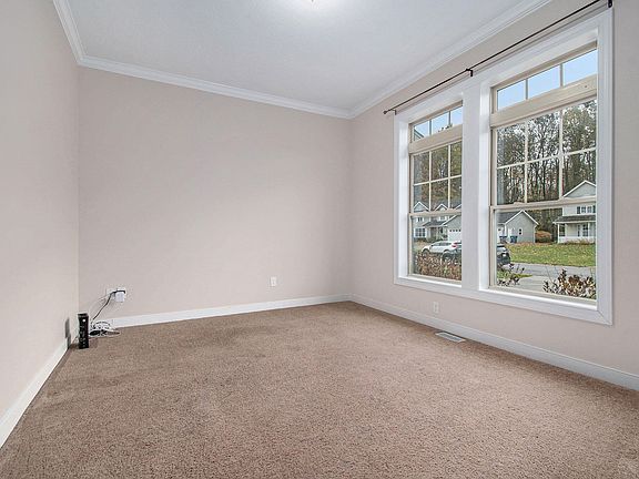 4th image of 324 Abbington Cir