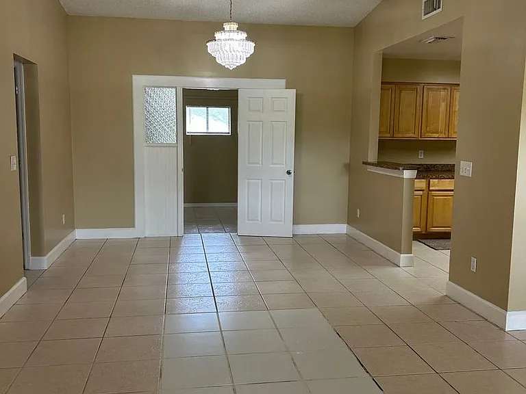 2949 N Covington Dr — Photo 9