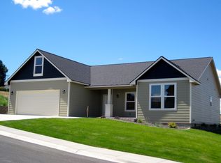 1410 W 1st Ave, Selah, WA 98942