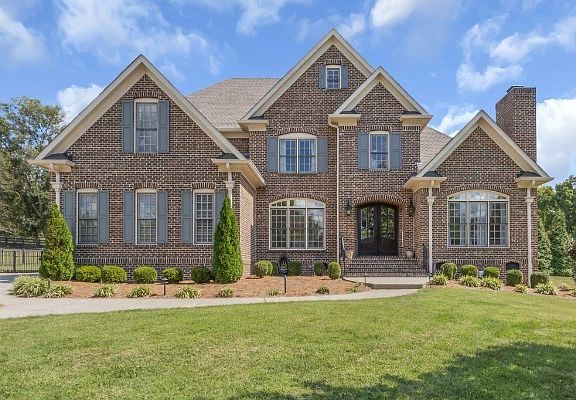 2nd image of 2404 Durham Manor Dr