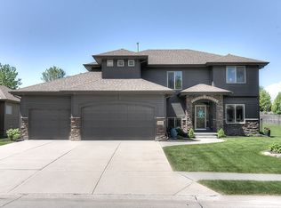 414 S 198th St, Elkhorn, NE 68022