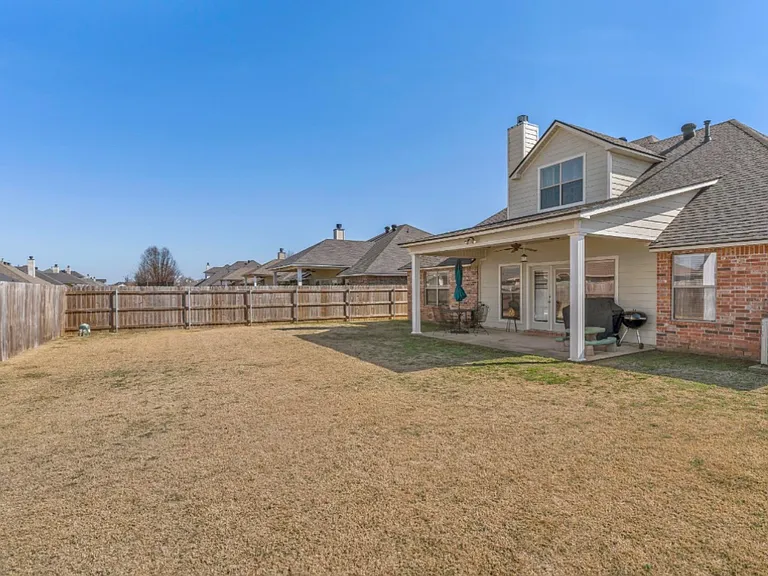 2213 Shumark Trl — Photo 28