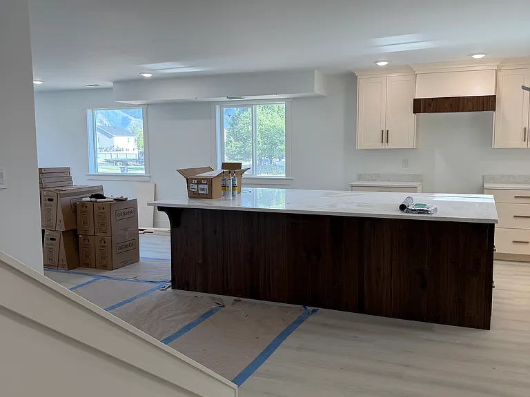 266 S 1400 W — Photo 5