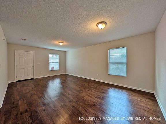 4th image of 605 Lawton Ave