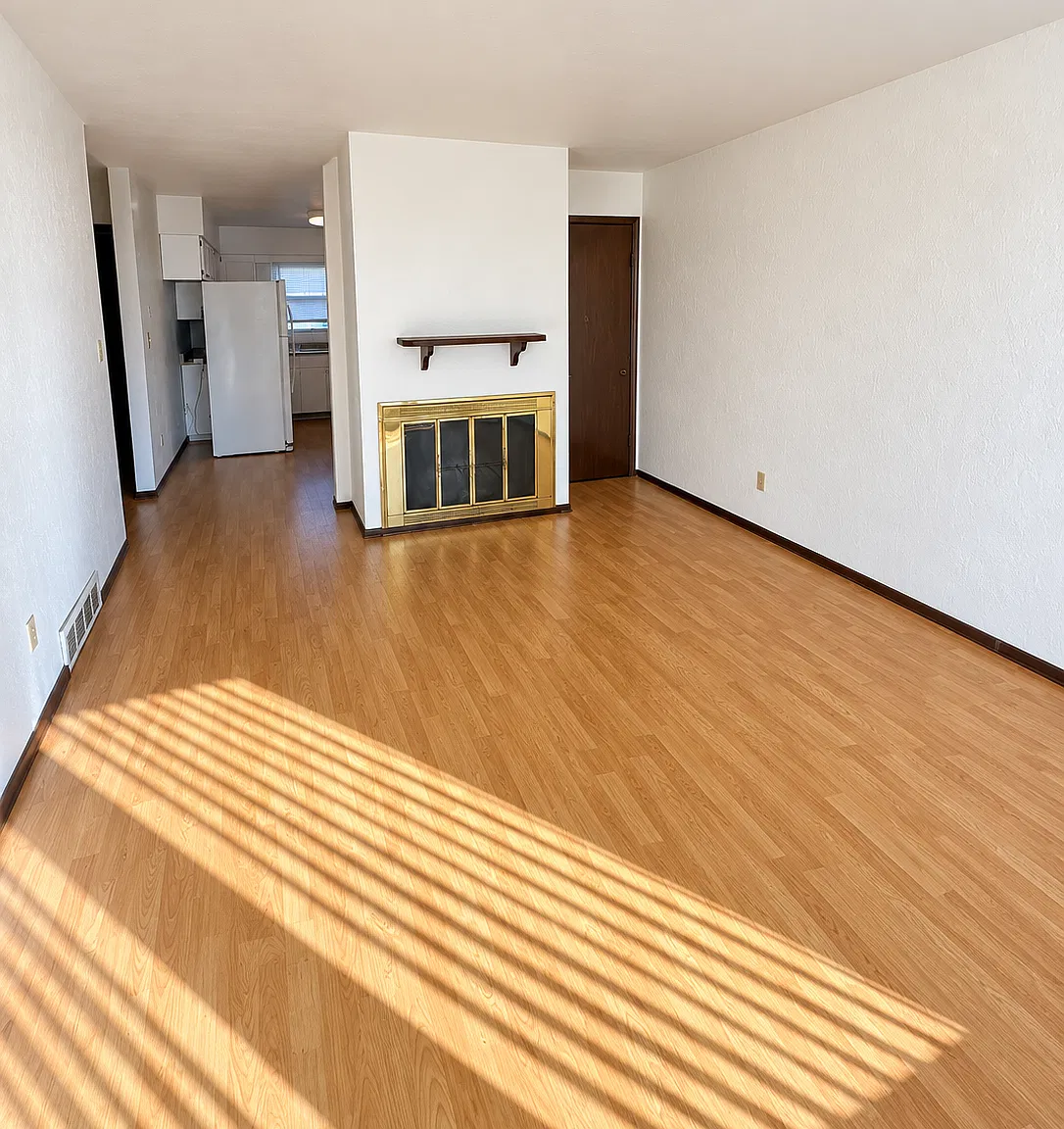 Dahlia Blvd 5709-5711 - 5709 — Photo 3