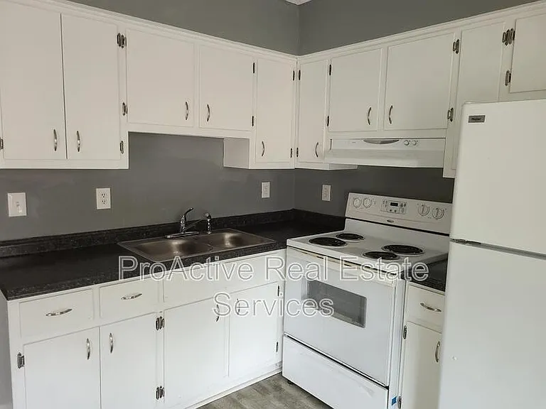 812 W 27th St #1 — Photo 2