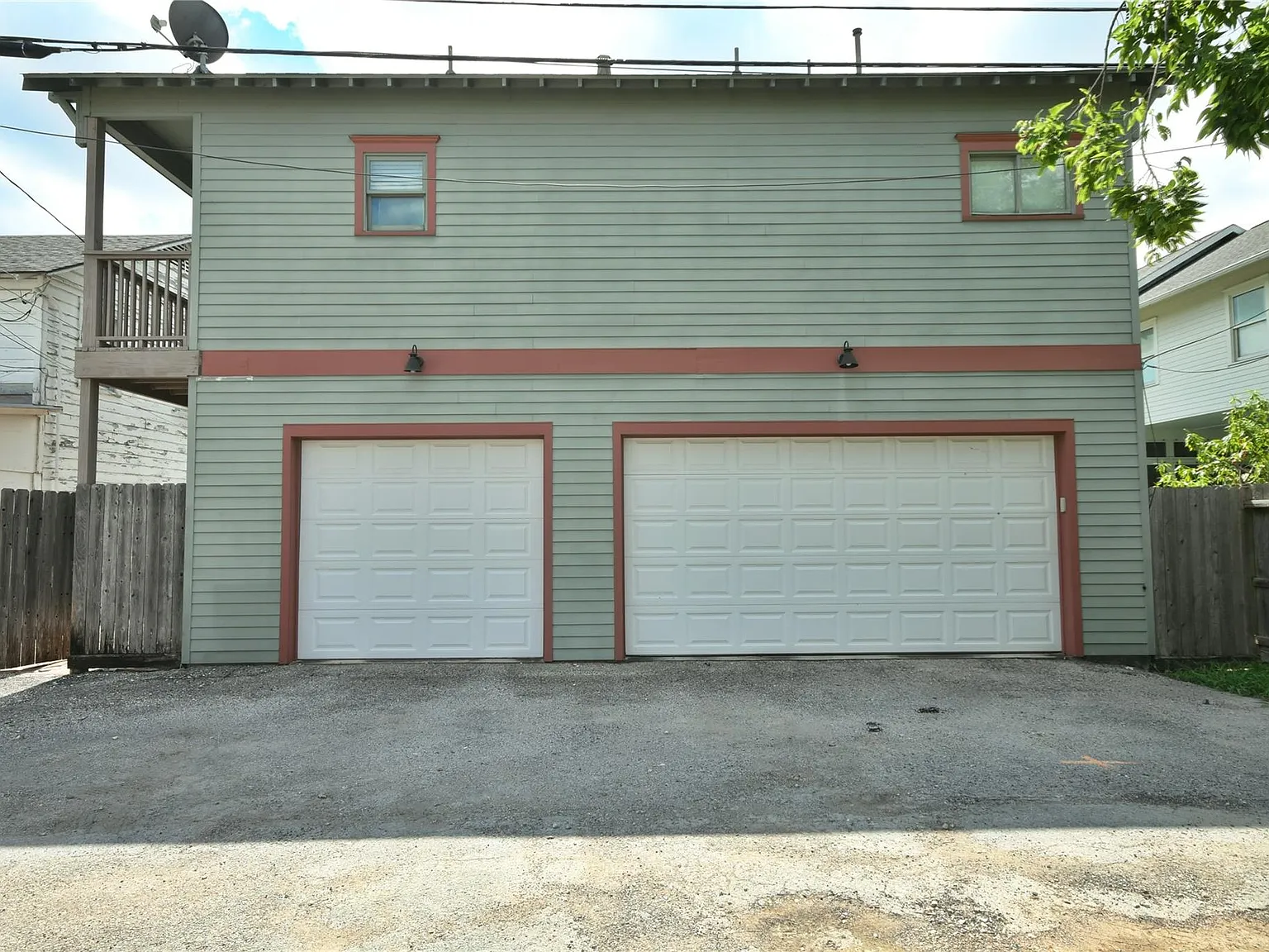 2 bed, 2.0 bath, 816 sqft, $2,100 — Photo 3