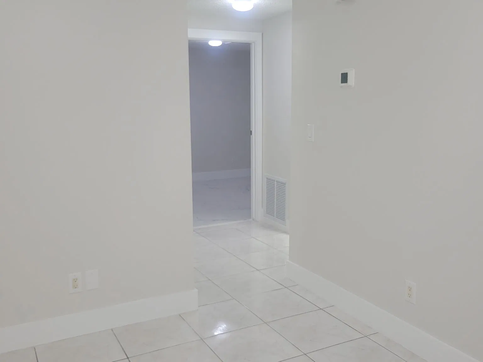 3 bed, 1100 sqft, $3,000 — Photo 4