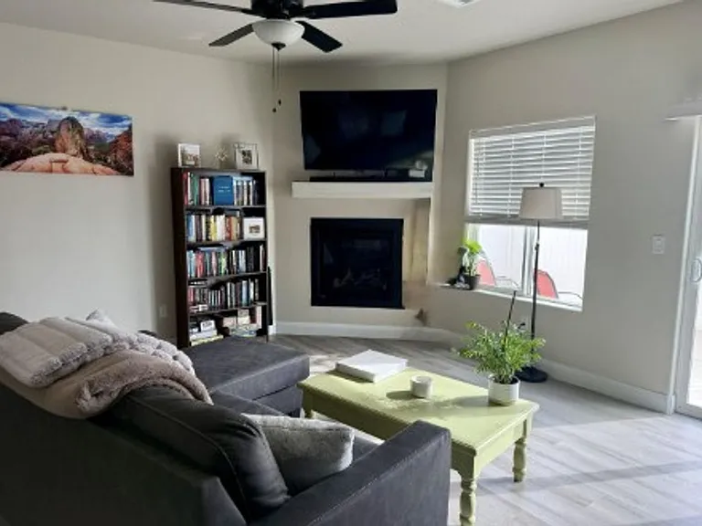 668 E Fiddlers Canyon Rd #11 — Photo 4