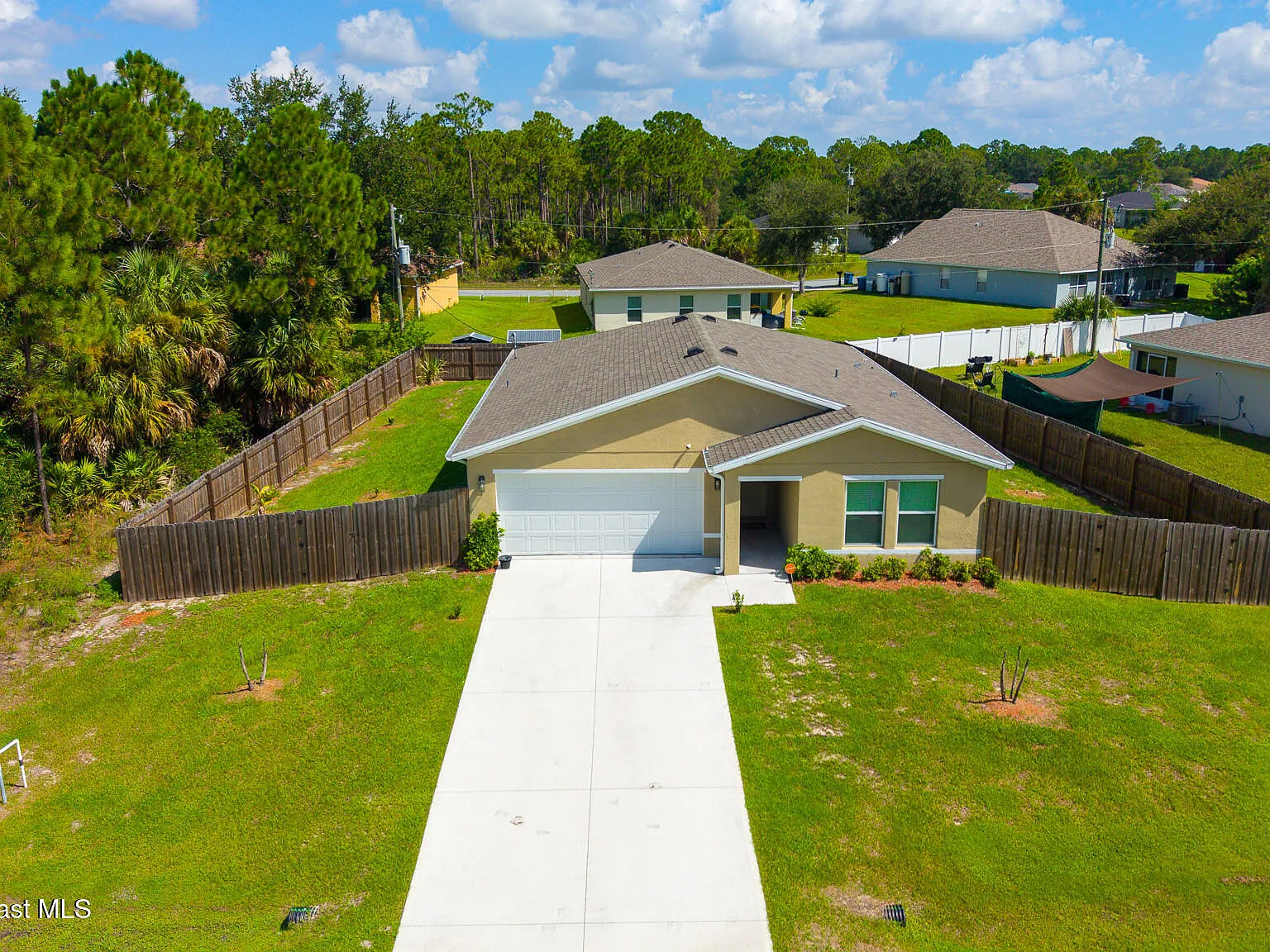 3 bed, 2.0 bath, 1454 sqft, $2,250 — Photo 2