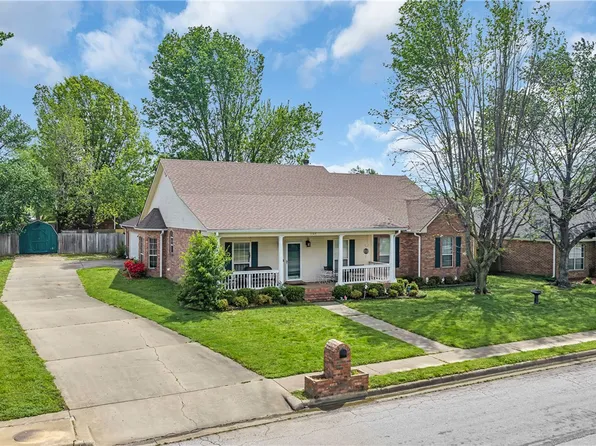 1109 N Quail Ter, Rogers, AR 72756